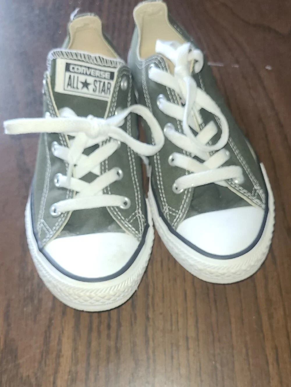 Converse Kids Chuck Taylor All Star Low Top Sneakers in Olive Green Size 3